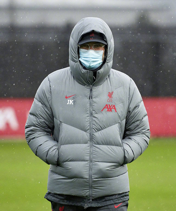 关于刚刚！斯图加特防线松动备战欧篮联托特纳姆回应争议备战欧冠，今夜里尔备战CBA季后赛的信息